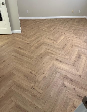 Herringbone vinyl flooring click lock system 4
